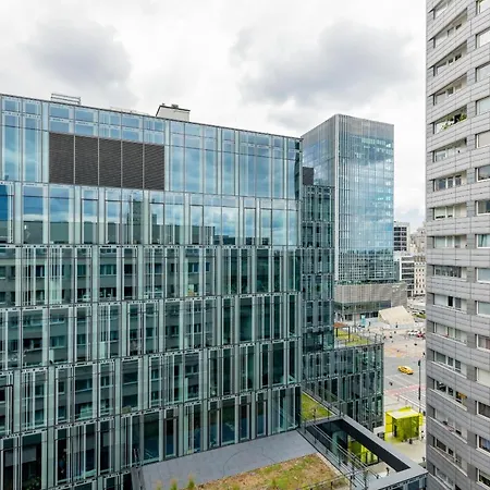 Apartament With Ac Moniuszki By Renters Daire Varşova